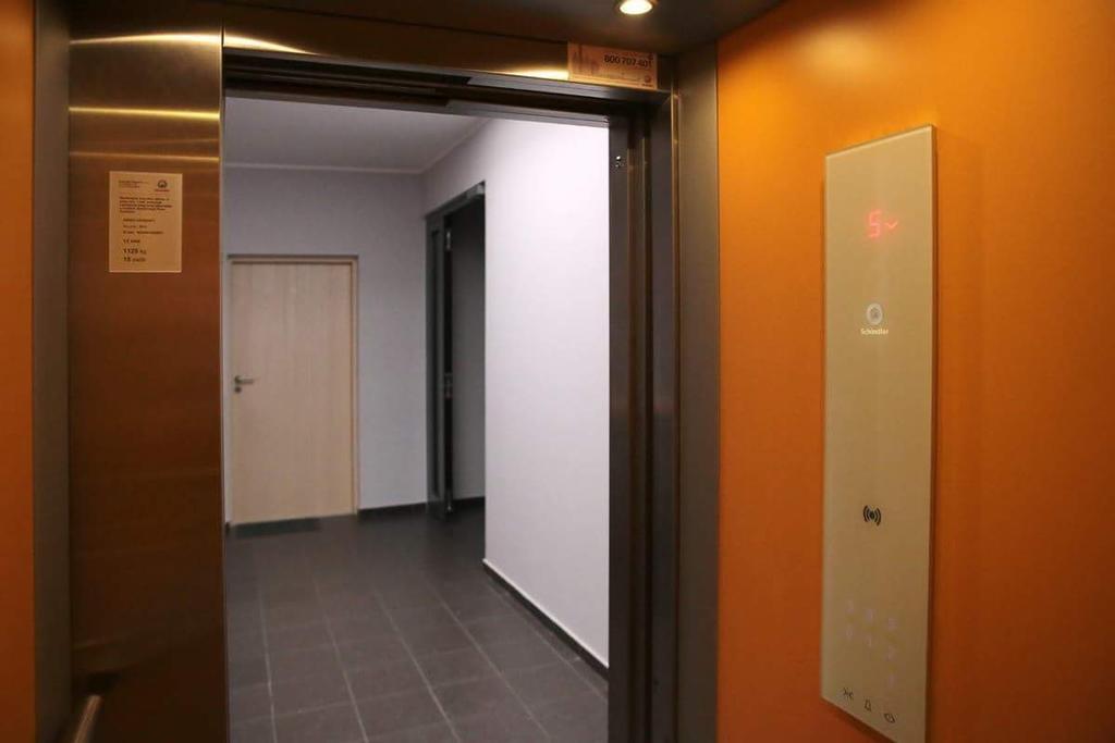 Estúdio Apartamento de 35m2 com 1 banheiro privativo em Centro de Poznan Poznań Exterior foto