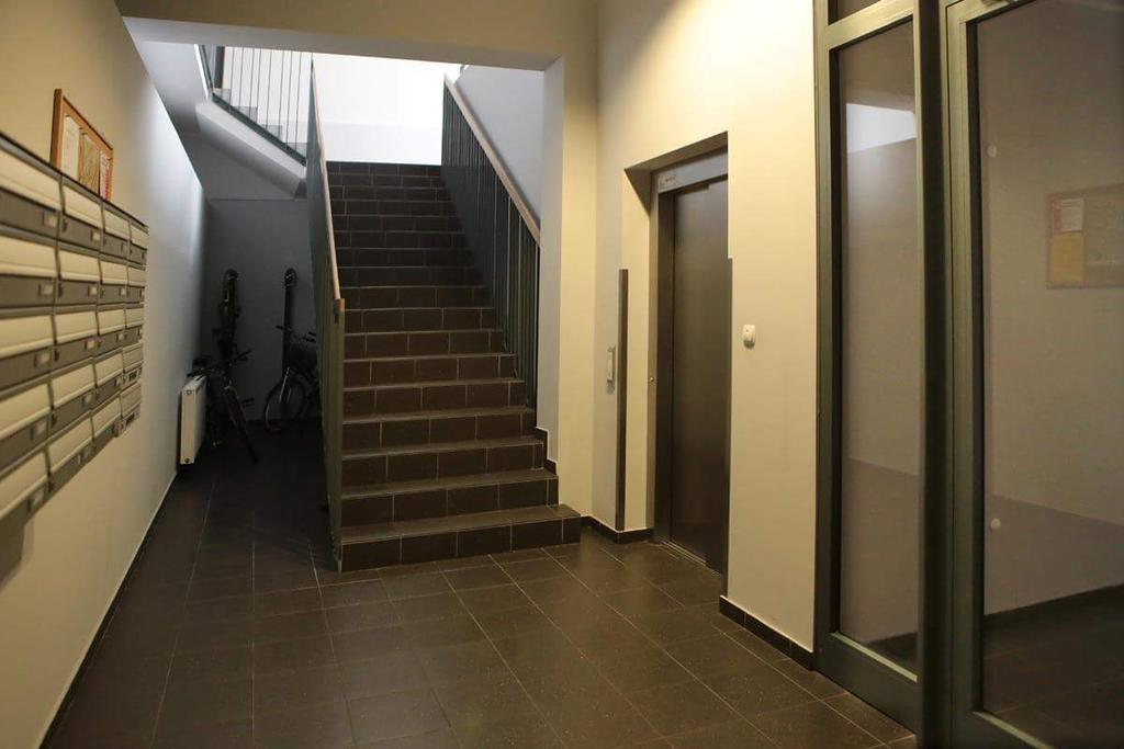 Estúdio Apartamento de 35m2 com 1 banheiro privativo em Centro de Poznan Poznań Exterior foto
